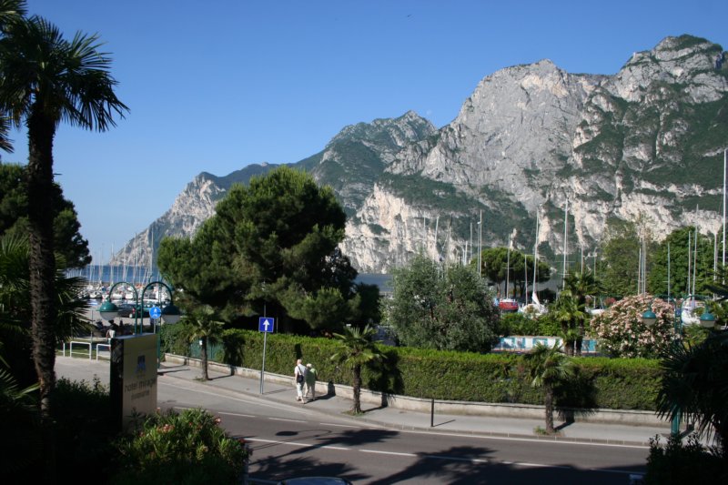 lakegarda11.jpg